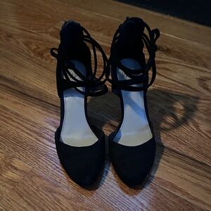 Black Women's Heels with Bow Accent